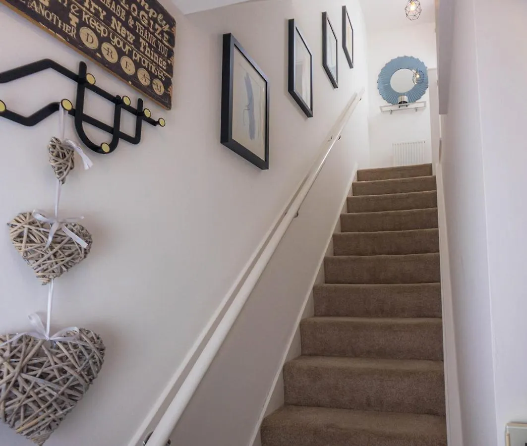 Modern 2 Bed House With Parking And Garden Villa Nottingham United Kingdom