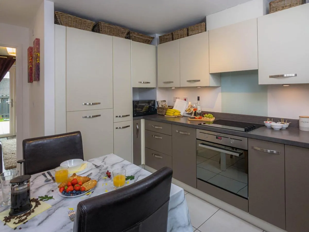 Modern 2 Bed House With Parking And Garden Villa Nottingham 0*,  United Kingdom
