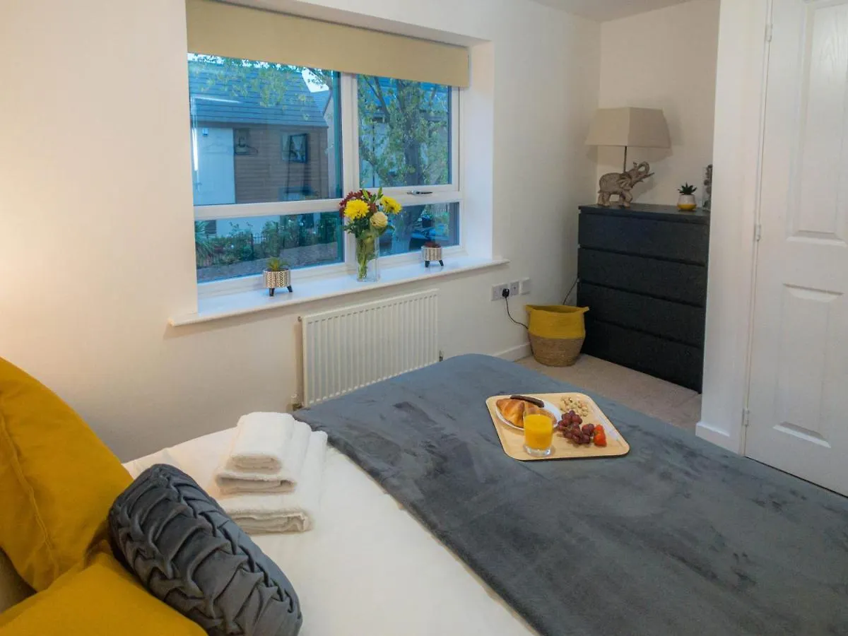 Holiday home Modern 2 Bed House With Parking And Garden Villa Nottingham United Kingdom