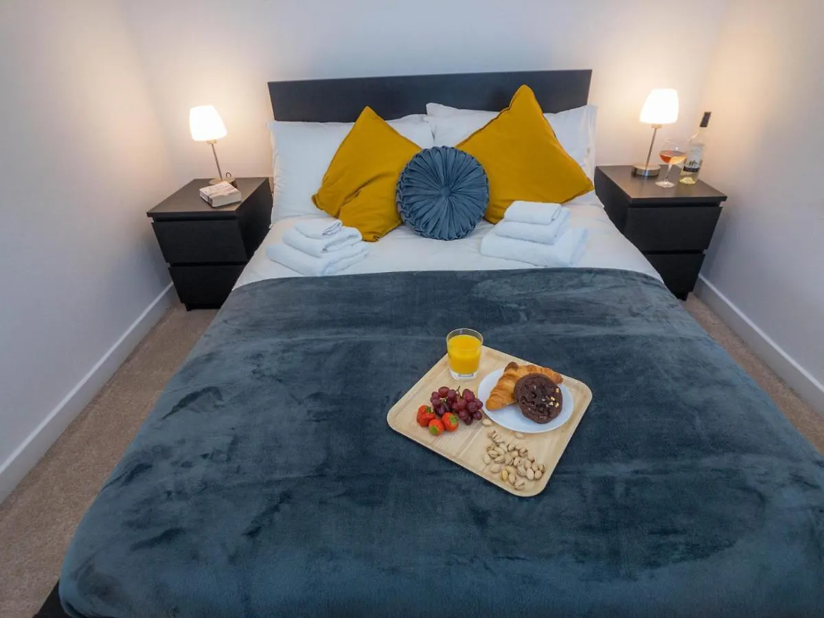 Holiday home Modern 2 Bed House With Parking And Garden Villa Nottingham